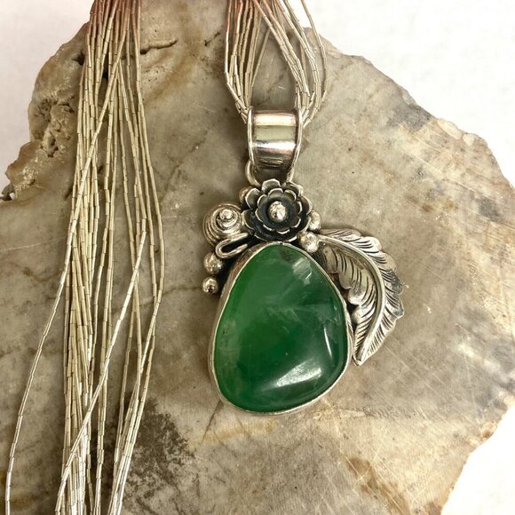 VTG Sterling Silver 925 Southwest Style Green Jadeite Feather Pendant Necklace - Picture 1 of 16